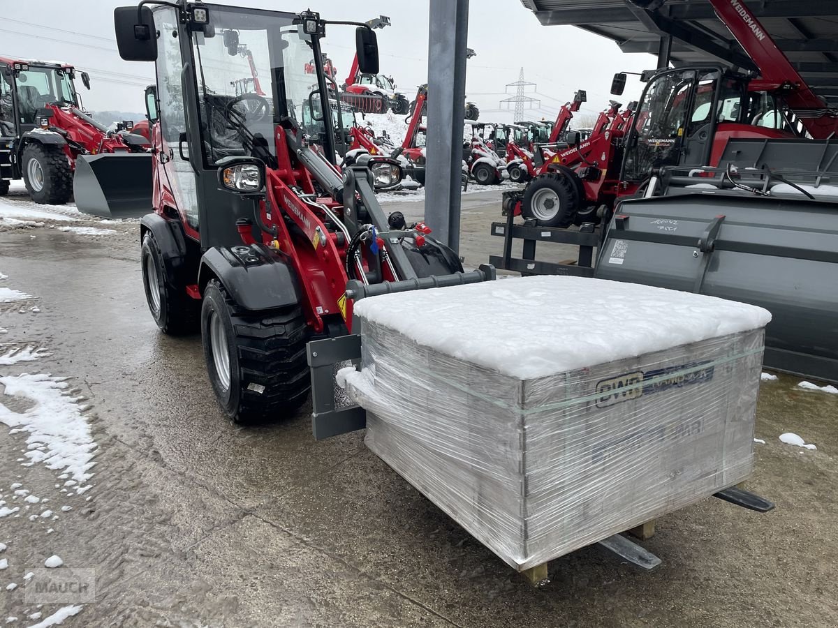 Radlader del tipo Weidemann  1390 mit niedrigem Vorderwagen, Neumaschine In Burgkirchen (Immagine 14)