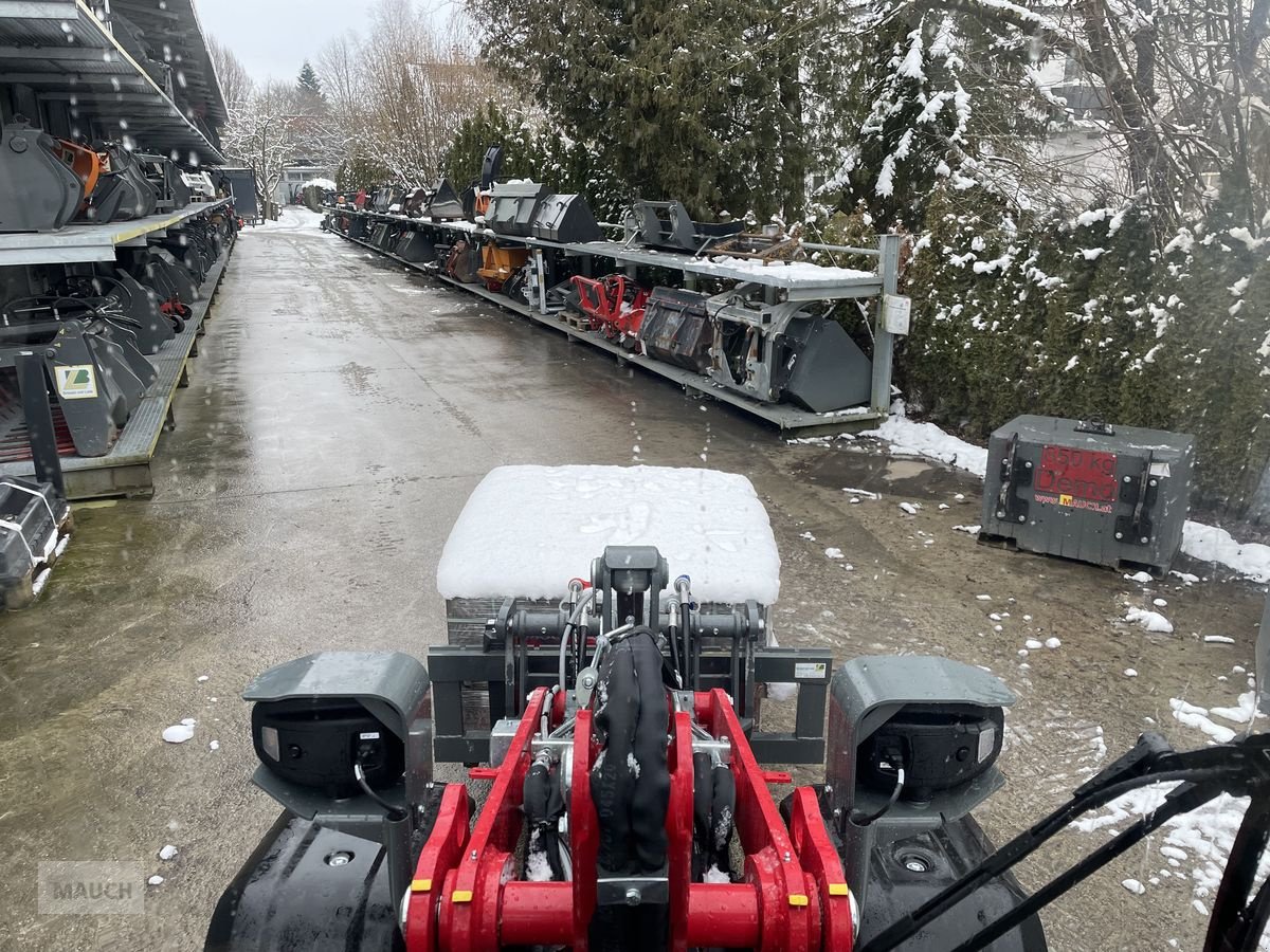 Radlader del tipo Weidemann  1390 mit niedrigem Vorderwagen, Neumaschine In Burgkirchen (Immagine 30)