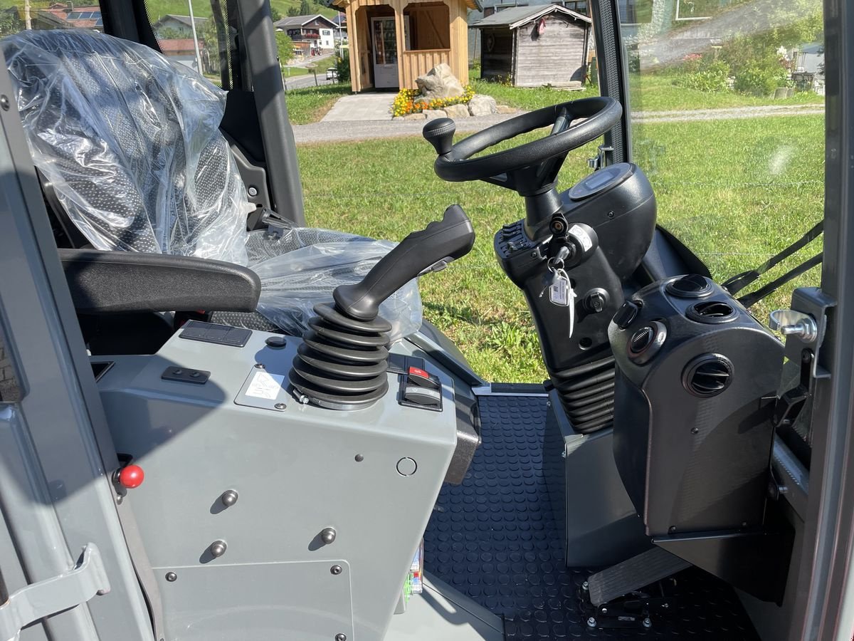 Radlader of the type Weidemann  3080 LP, Neumaschine in Bezau (Picture 7)