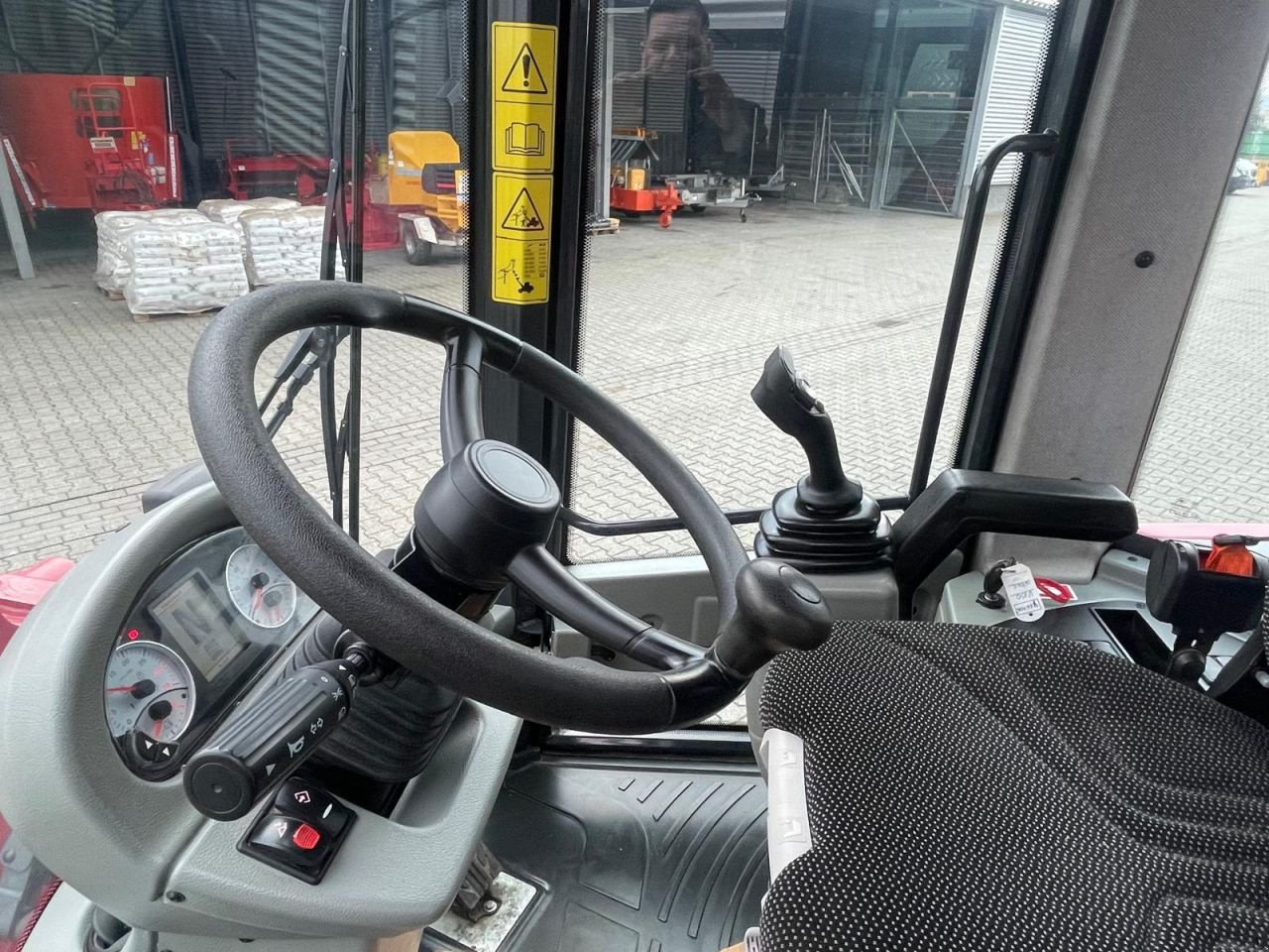 Radlader tip Yanmar V100-5 shovel, Gebrauchtmaschine in Roermond (Poză 9)