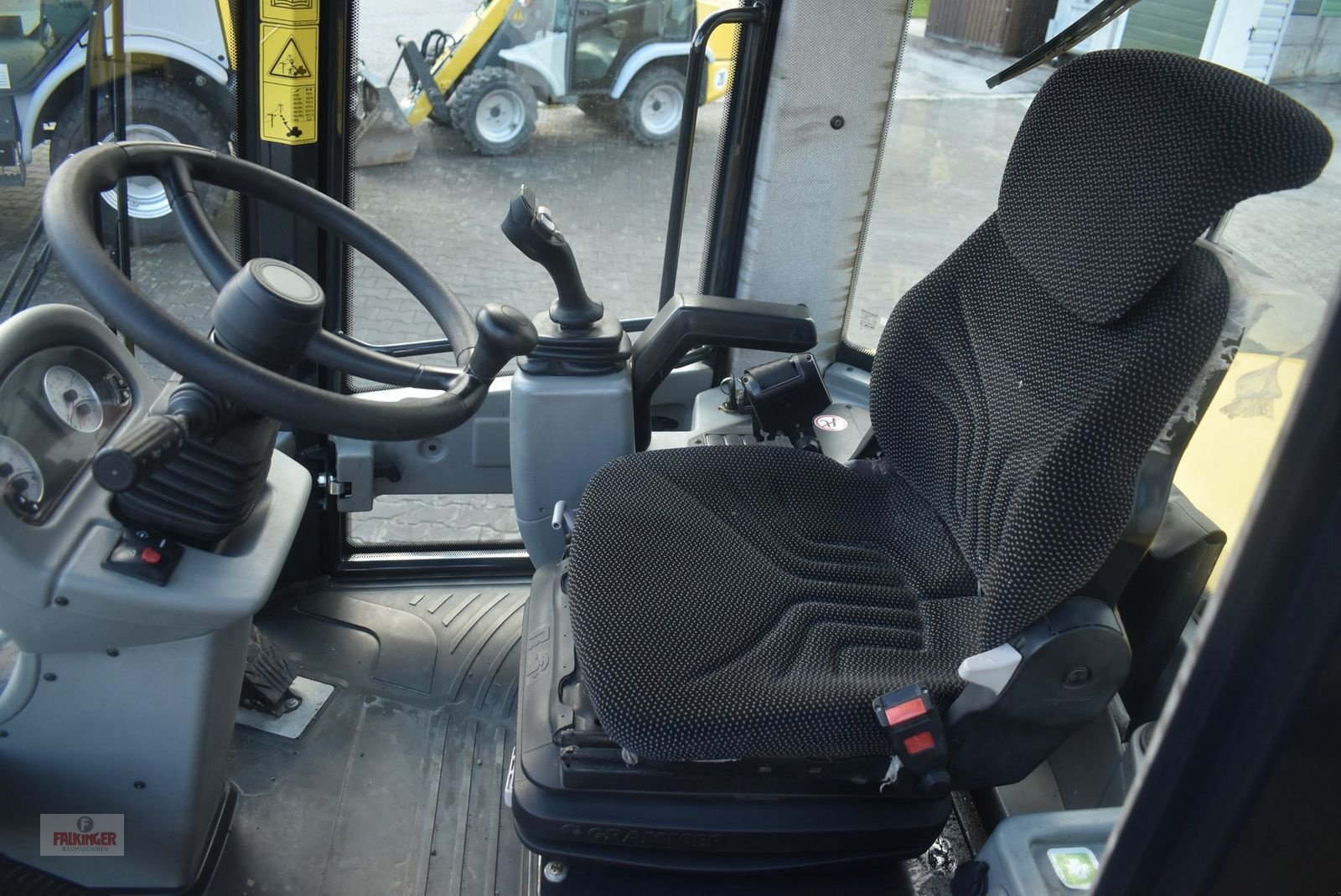 Radlader типа Yanmar V100 mit Straßenzulassung, Gebrauchtmaschine в Putzleinsdorf (Фотография 5)