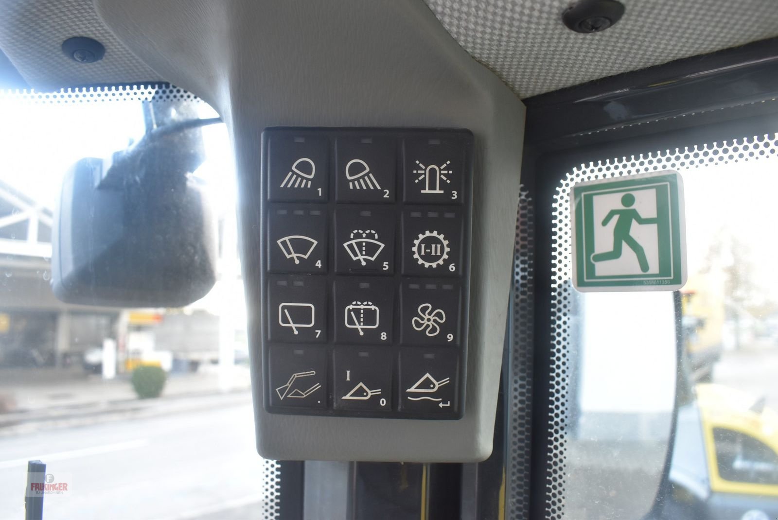 Radlader типа Yanmar V100 mit Straßenzulassung, Gebrauchtmaschine в Putzleinsdorf (Фотография 11)