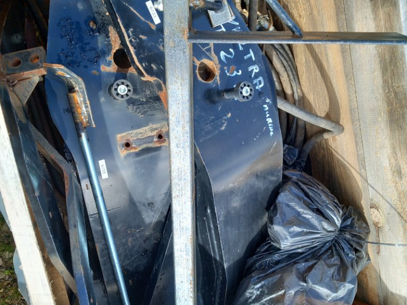 Rapstrennbalken des Typs Alö CHÂSSIS + HYDRAULIQUE  Q7M VALTRA SERIE T4, Gebrauchtmaschine in Calmont (Bild 1)