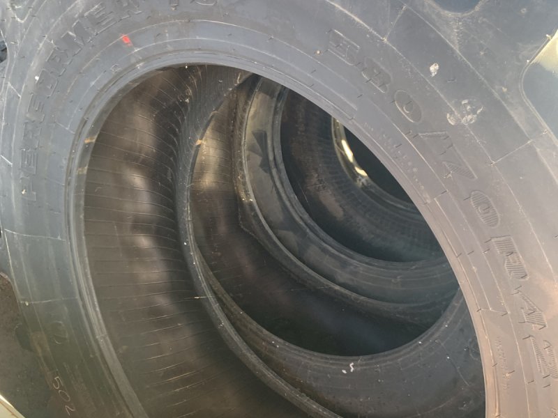 Rapstrennbalken Türe ait Firestone PNEUS, Gebrauchtmaschine içinde CINTHEAUX (resim 1)