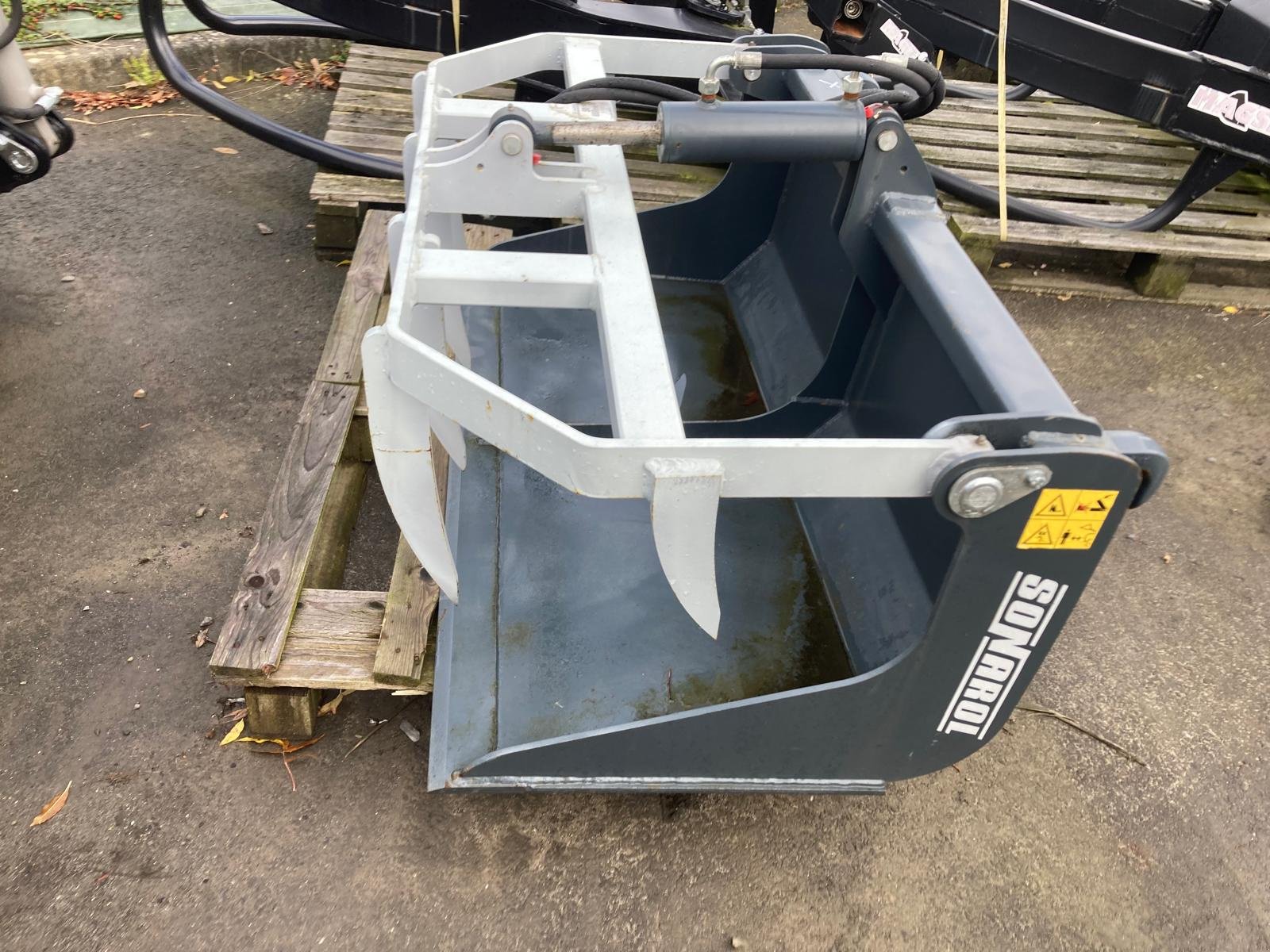 Rapstrennbalken tip Sonstige BENNE MULTISERVICE, Gebrauchtmaschine in ISIGNY-LE-BUAT (Poză 1)