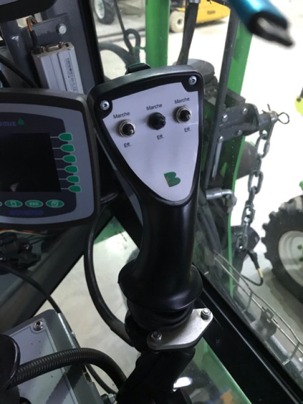 Rapstrennbalken tip Sonstige Diviseur de débit dans coffre Boisselet, Gebrauchtmaschine in VERT TOULON (Poză 4)