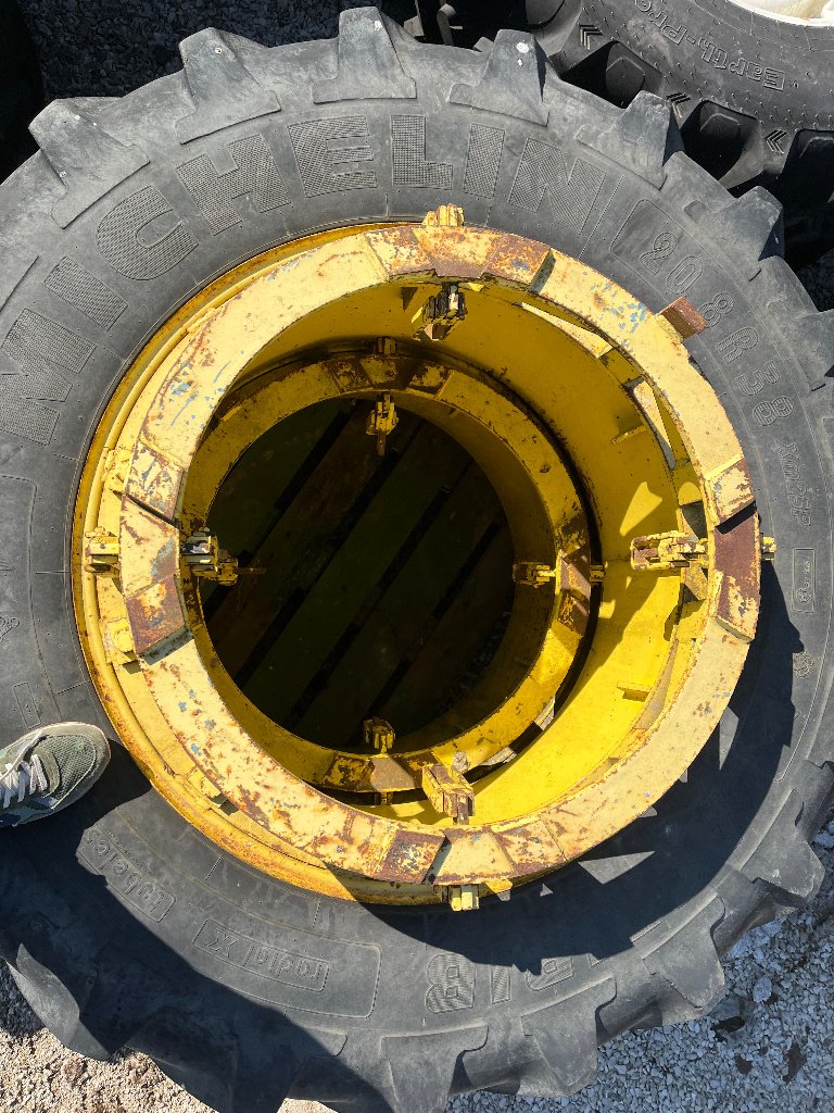 Rapstrennbalken des Typs Sonstige Michelin 20.8R38, Gebrauchtmaschine in VERT TOULON (Bild 5)