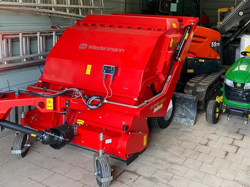 Rasenkehrmaschine & Laubkehrmaschine Türe ait Wiedenmann 1300s, Gebrauchtmaschine içinde Ettenheim (resim 1)