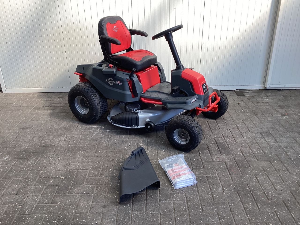 Rasenmäher of the type Cramer 82LT107, Neumaschine in Lettele (Picture 2)