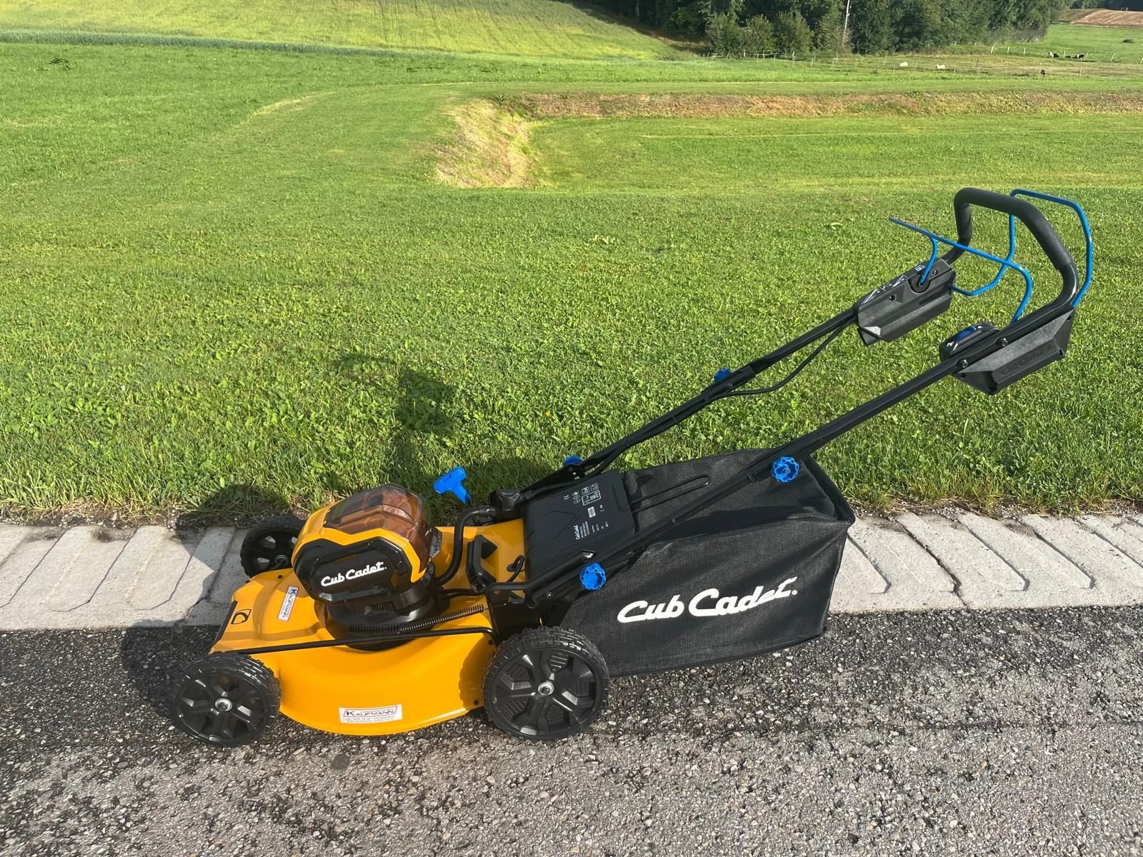 Rasenmäher Türe ait Cub Cadet Cub Cadet LM5 E51 R, Neumaschine içinde NATTERNBACH (resim 1)