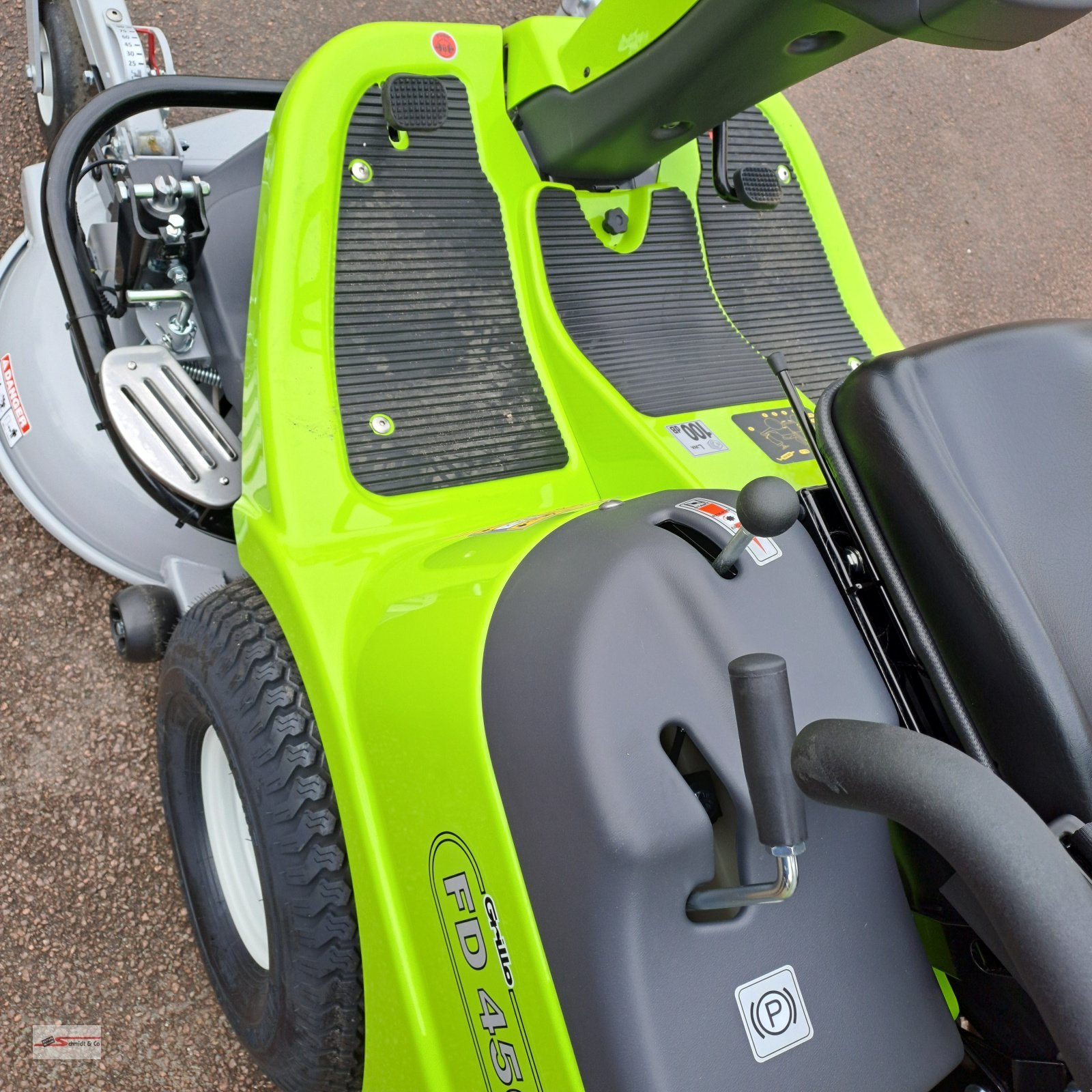 Rasenmäher of the type Grillo FD 450, Neumaschine in Granzin OT Greven (Picture 3)