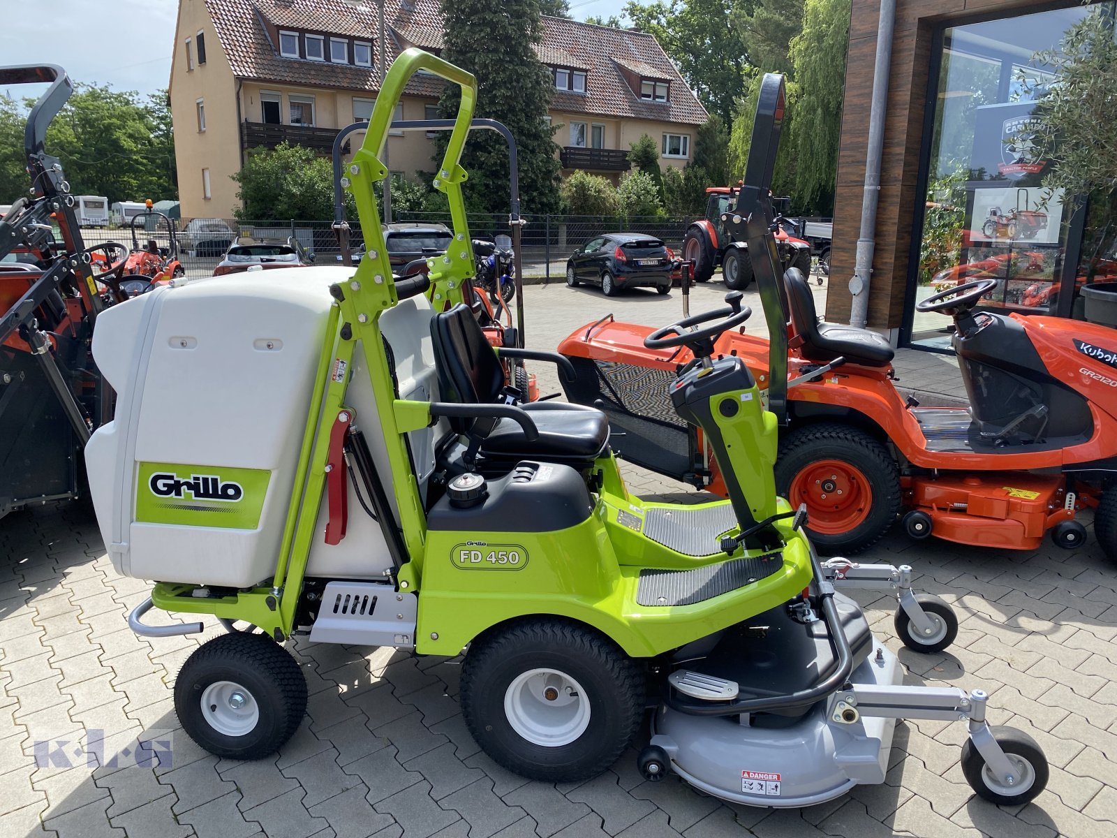 Rasenmäher des Typs Grillo FD 450, Neumaschine in Stein (Bild 2)