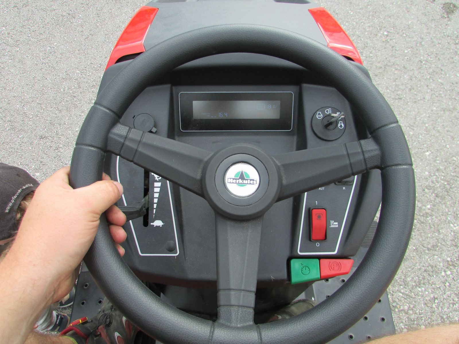 Rasenmäher of the type Herkules HT 102-24 NEO XC, Gebrauchtmaschine in Saxen (Picture 14)