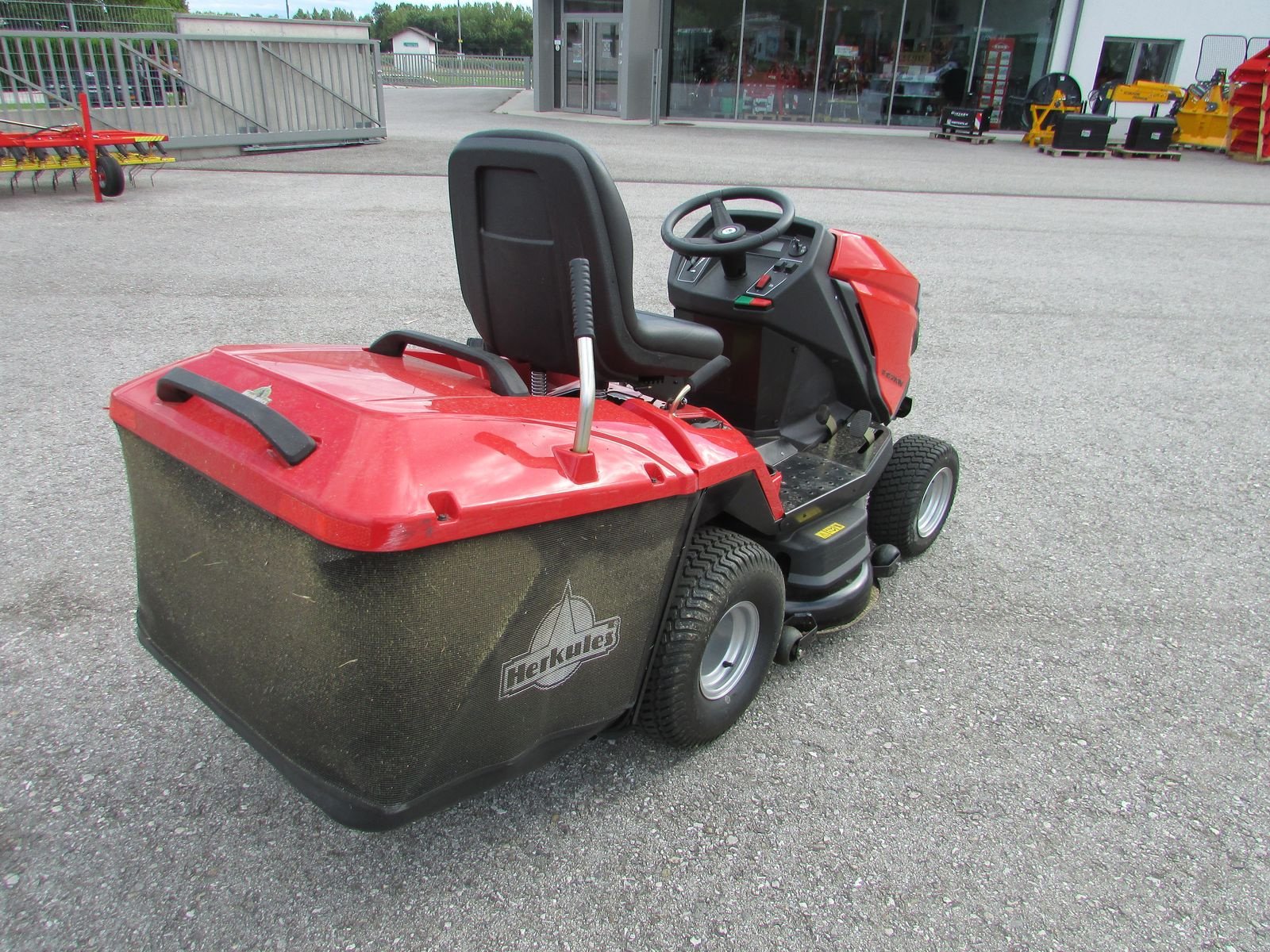Rasenmäher of the type Herkules HT 102-24 NEO XC, Gebrauchtmaschine in Saxen (Picture 5)