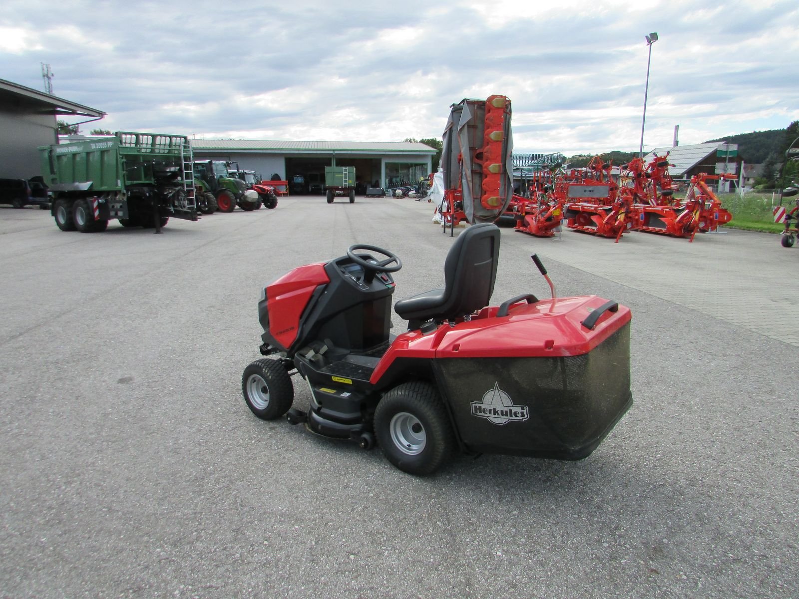 Rasenmäher of the type Herkules HT 102-24 NEO XC, Gebrauchtmaschine in Saxen (Picture 8)