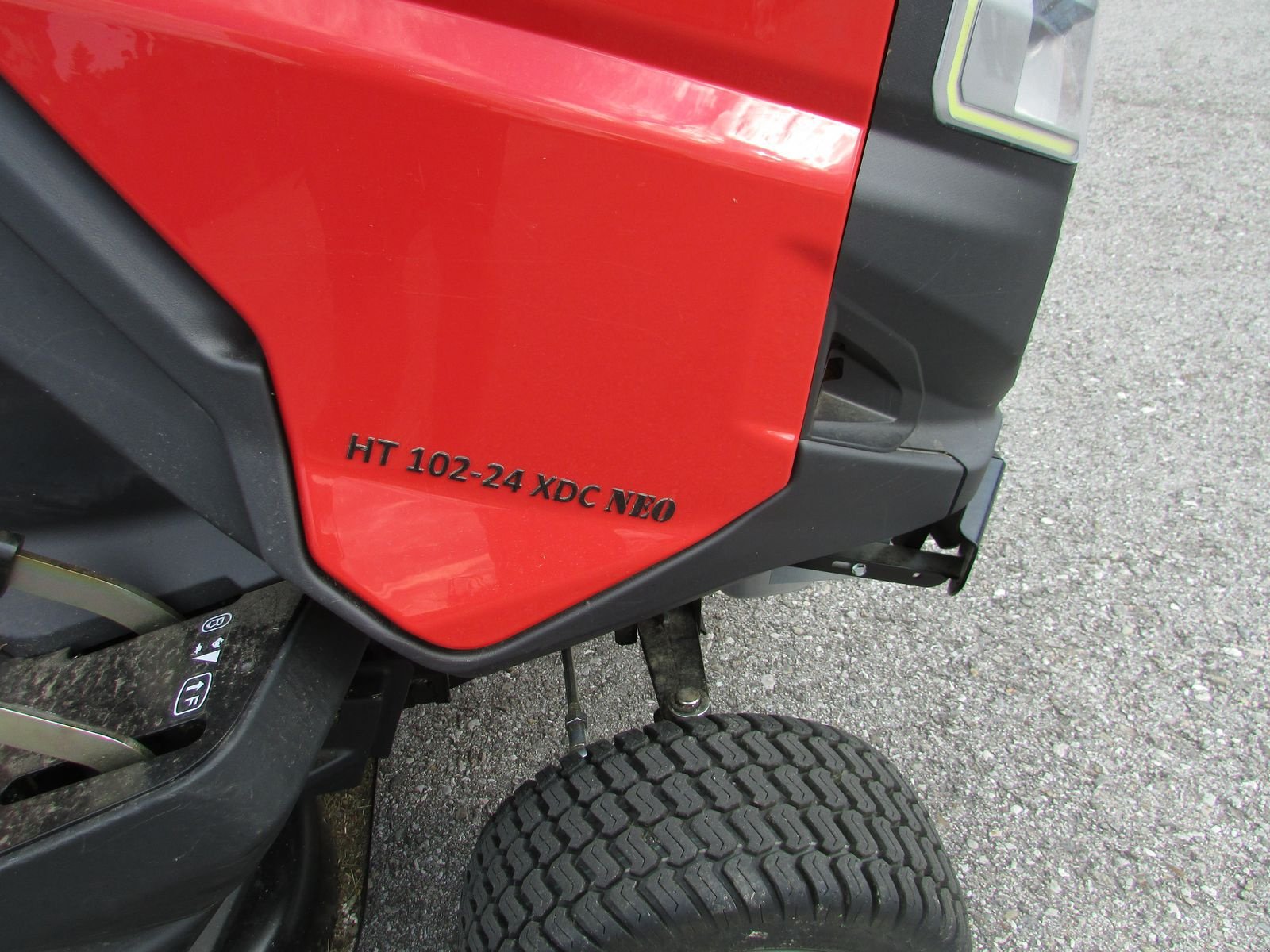 Rasenmäher of the type Herkules HT 102-24 NEO XC, Gebrauchtmaschine in Saxen (Picture 4)