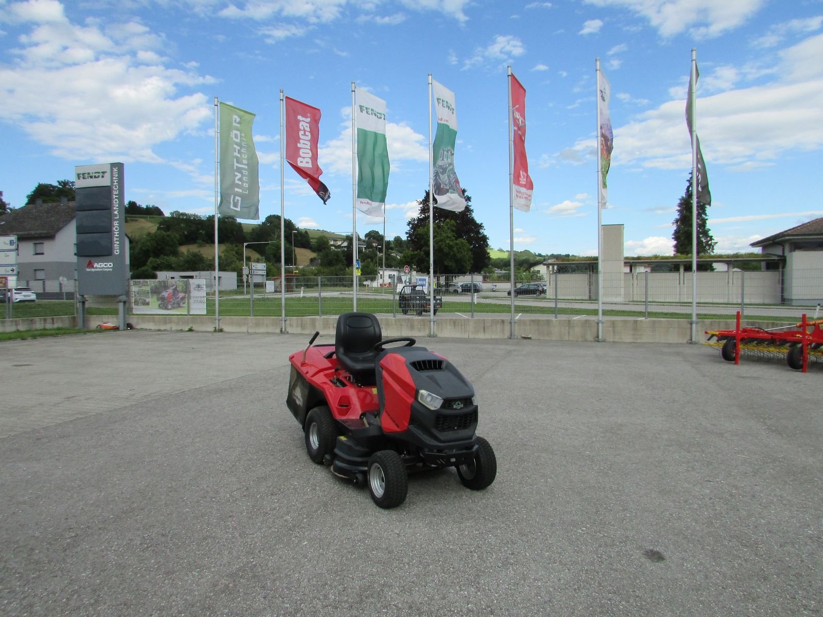 Rasenmäher of the type Herkules HT 102-24 NEO XC, Gebrauchtmaschine in Saxen (Picture 2)