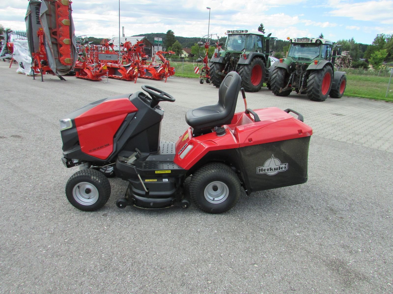 Rasenmäher of the type Herkules HT 102-24 NEO XC, Gebrauchtmaschine in Saxen (Picture 9)