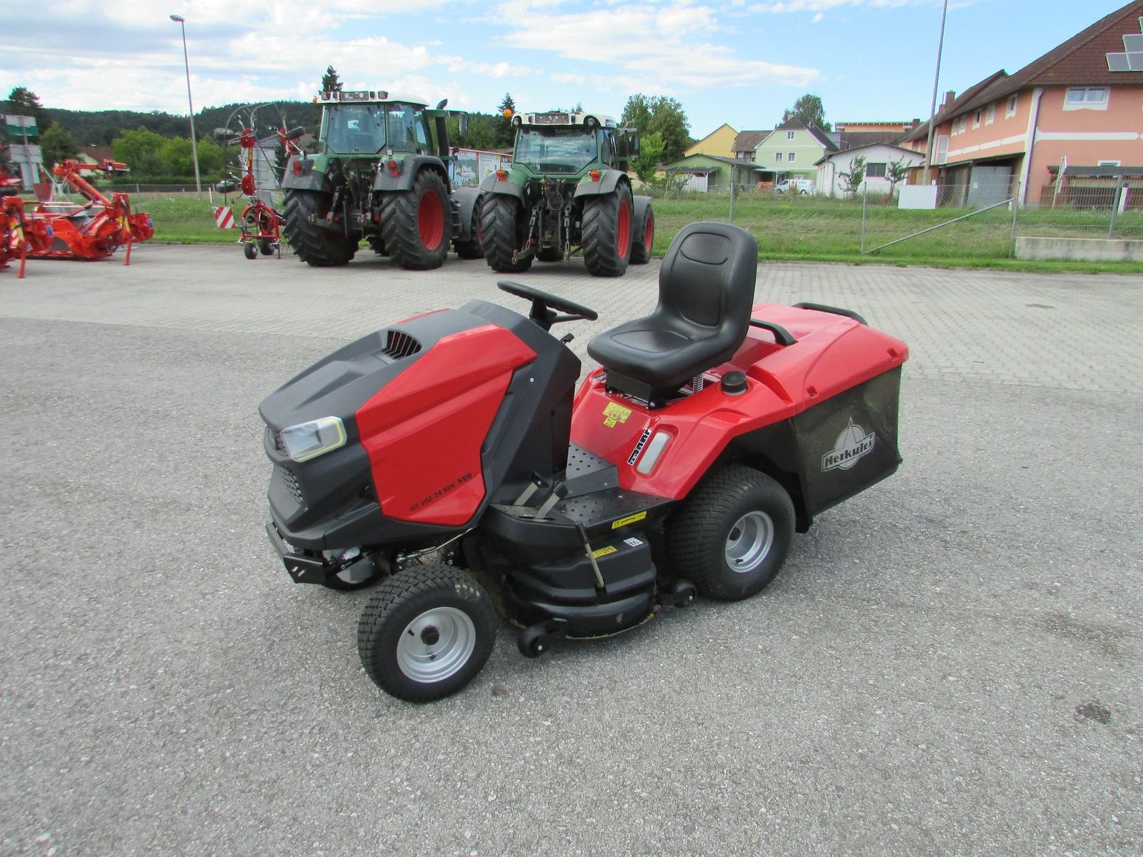 Rasenmäher of the type Herkules HT 102-24 NEO XC, Gebrauchtmaschine in Saxen (Picture 10)