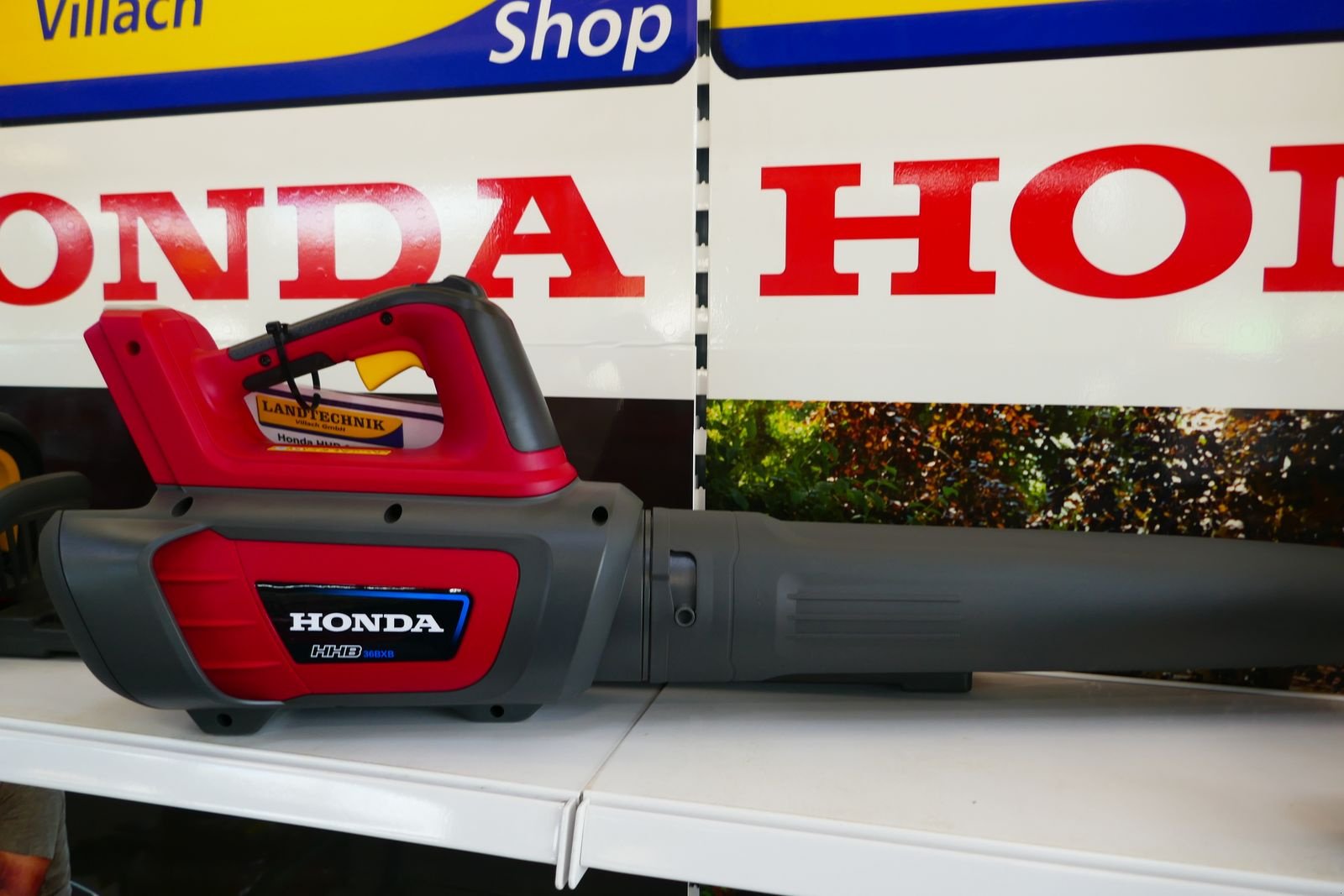 Rasenmäher des Typs Honda Akku-Laubbläser HHB 36 BXB, Gebrauchtmaschine in Villach (Bild 2)