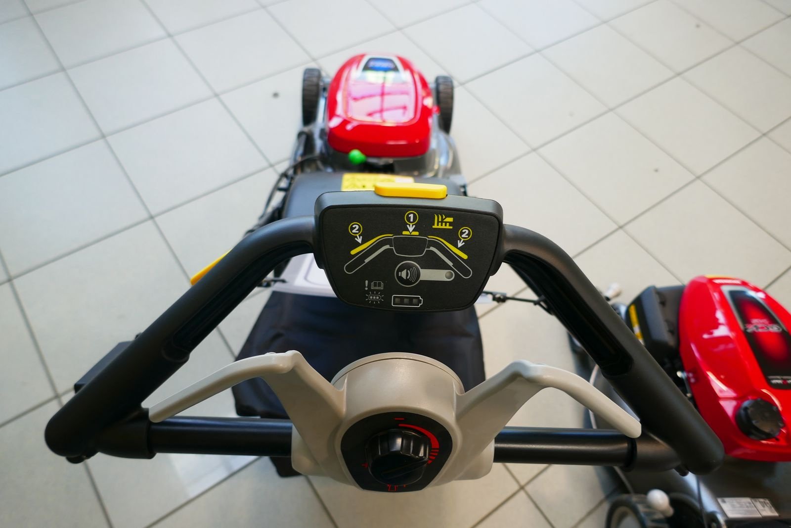 Rasenmäher of the type Honda HRX 476XB Akku, Gebrauchtmaschine in Villach (Picture 9)