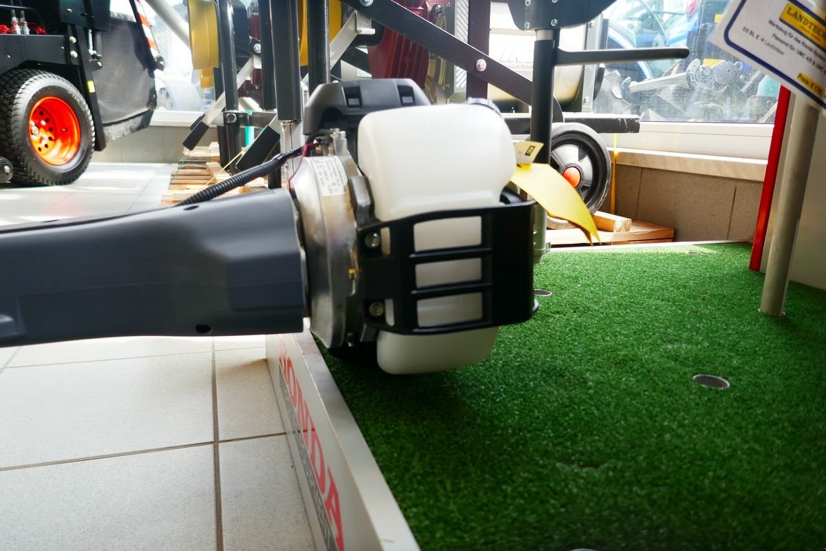 Rasenmäher of the type Honda UMK 450 XE Profi-Modell, Gebrauchtmaschine in Villach (Picture 7)