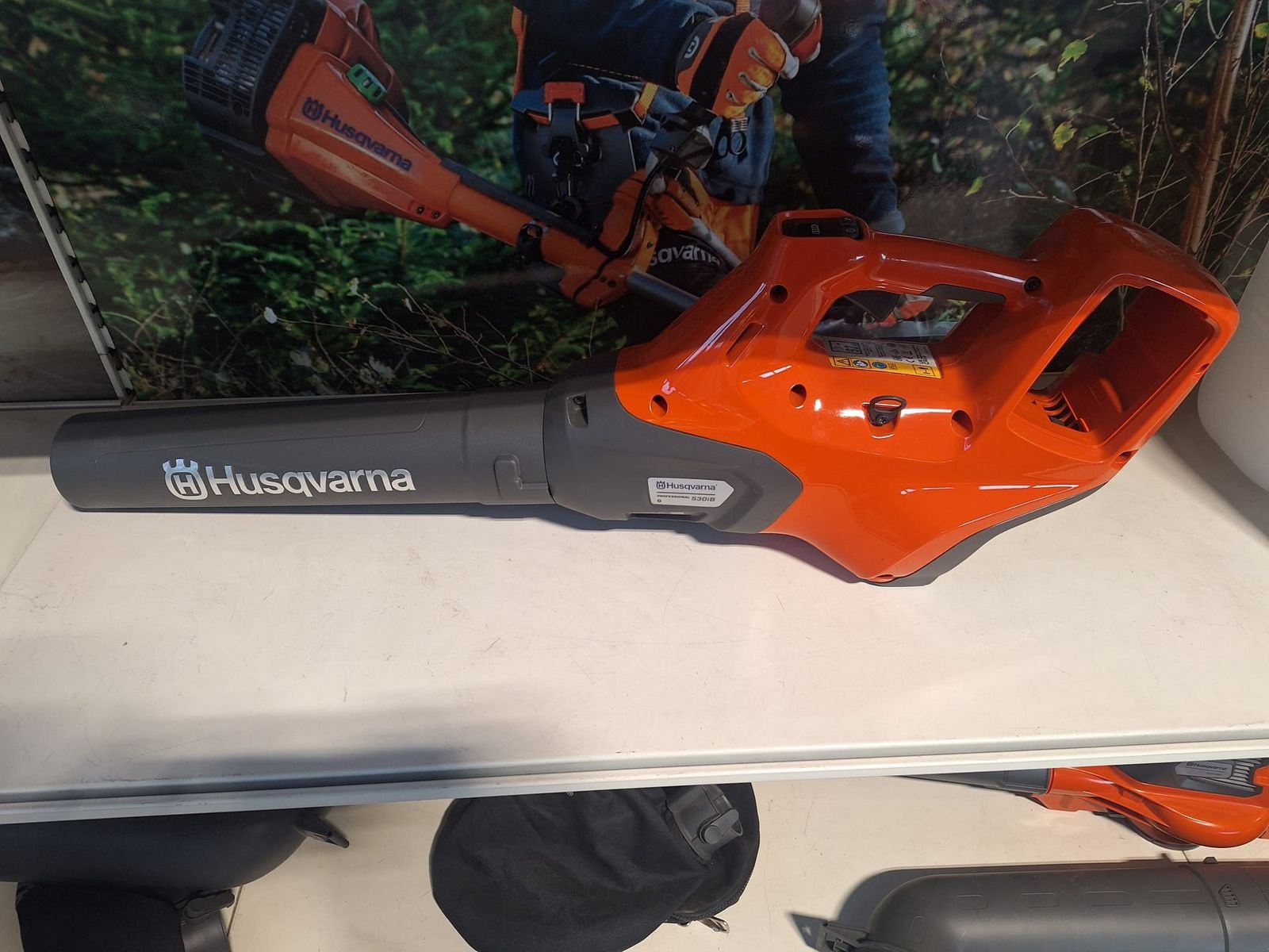 Rasenmäher типа Husqvarna Akku-Blasgerät 530 iB, Gebrauchtmaschine в Villach (Фотография 1)