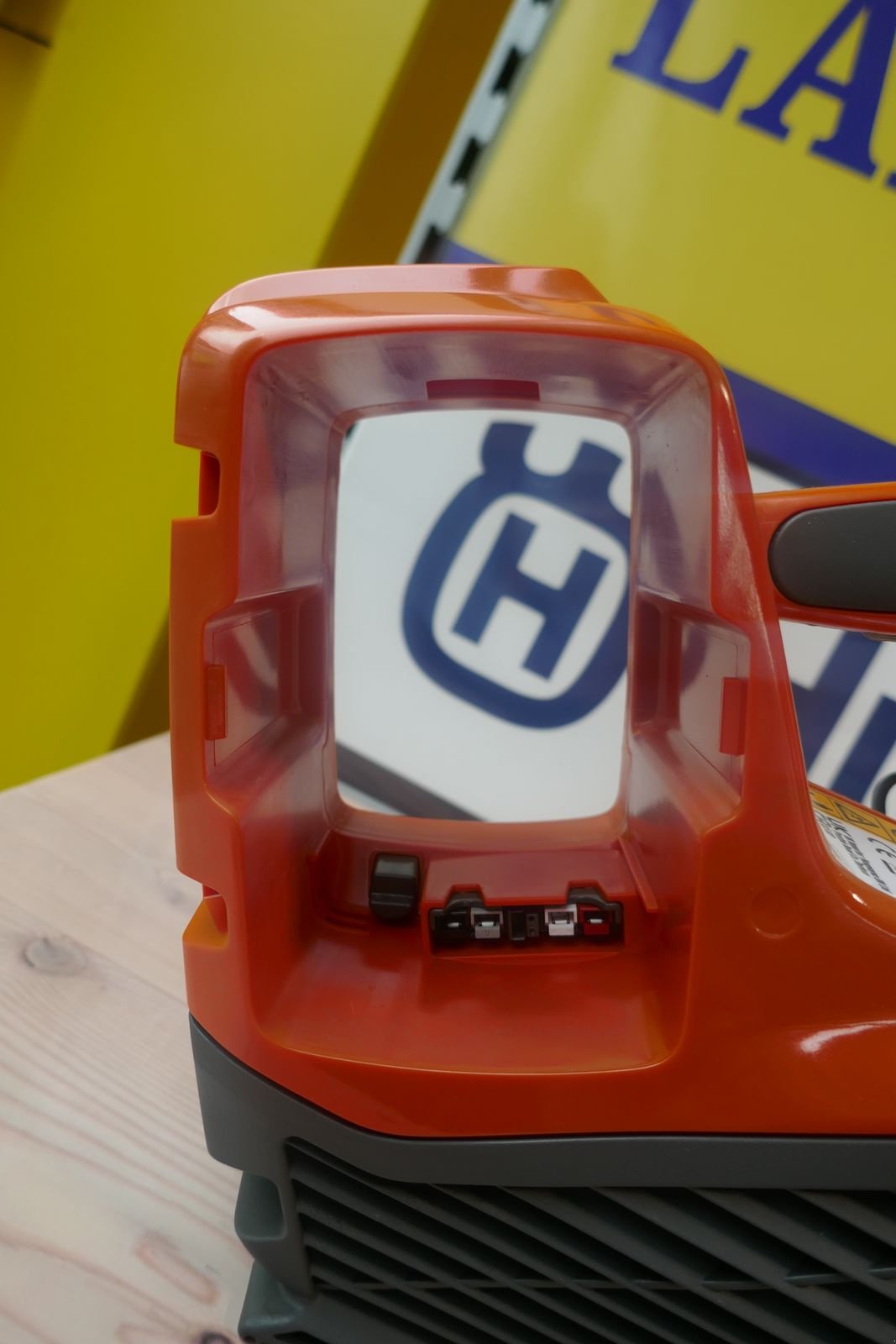 Rasenmäher typu Husqvarna Akku-Laubbläser 325 iB, Gebrauchtmaschine v Villach (Obrázek 8)