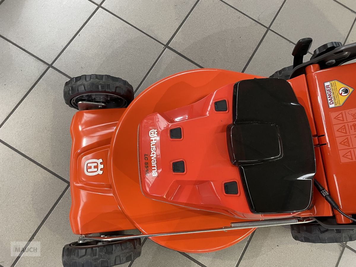 Rasenmäher des Typs Husqvarna Akku Profi Mäher LC 553iV, Neumaschine in Burgkirchen (Bild 7)