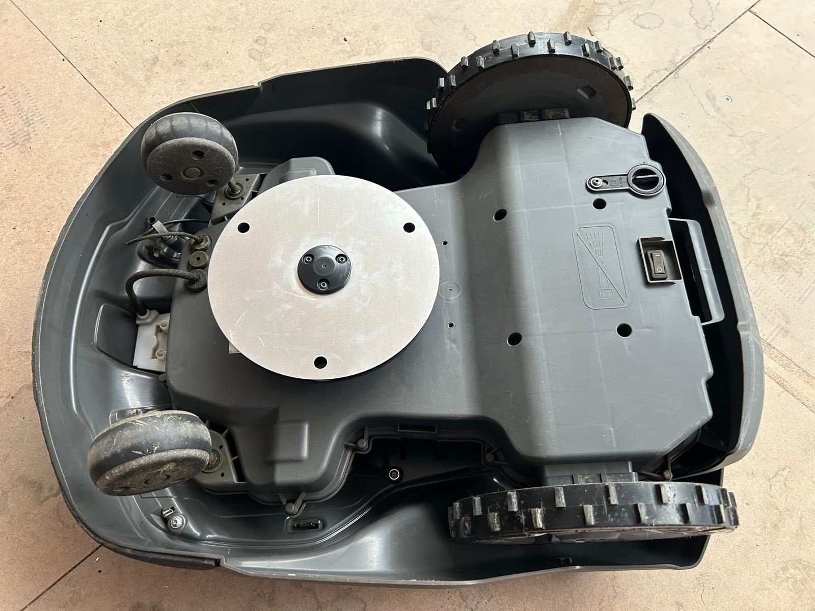 Rasenmäher of the type Husqvarna Automower 430 X, Gebrauchtmaschine in Starrein (Picture 3)