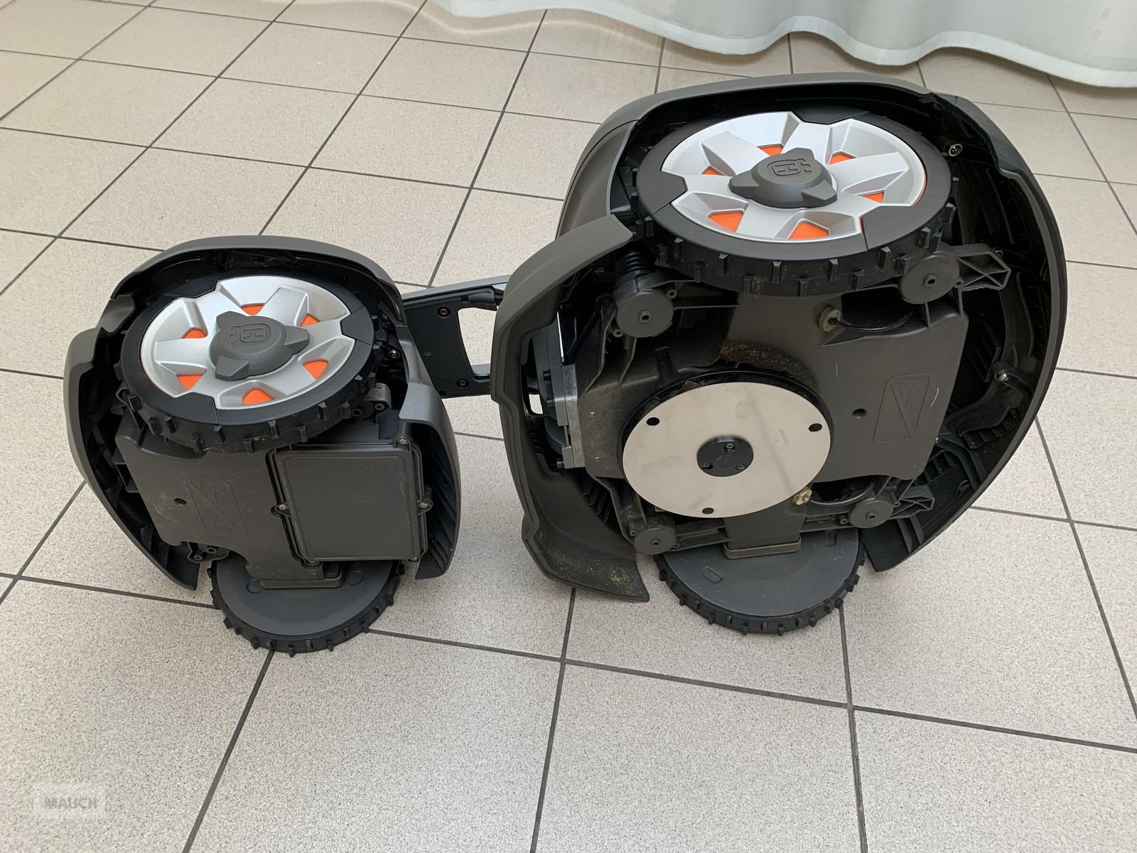 Rasenmäher des Typs Husqvarna Automower 435X AWD, BJ 2023, 44 Stunden, Gebrauchtmaschine in Eben (Bild 8)