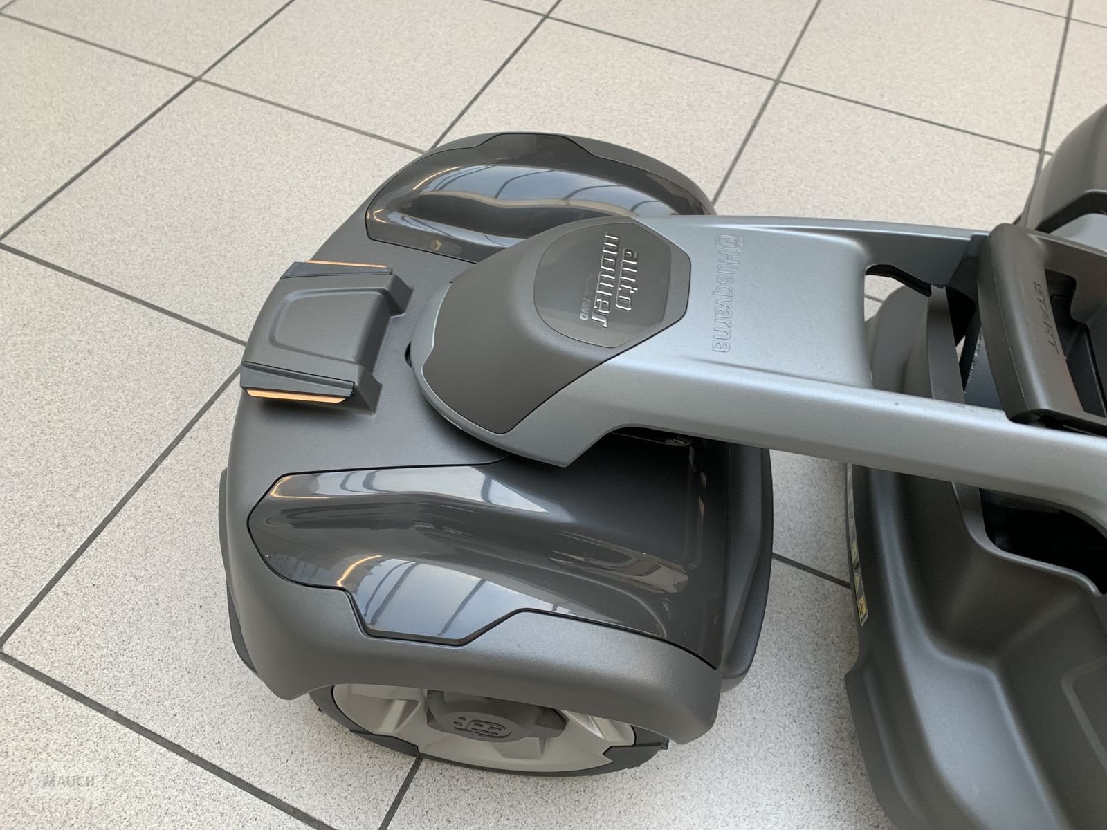 Rasenmäher des Typs Husqvarna Automower 435X AWD, BJ 2023, 44 Stunden, Gebrauchtmaschine in Eben (Bild 4)