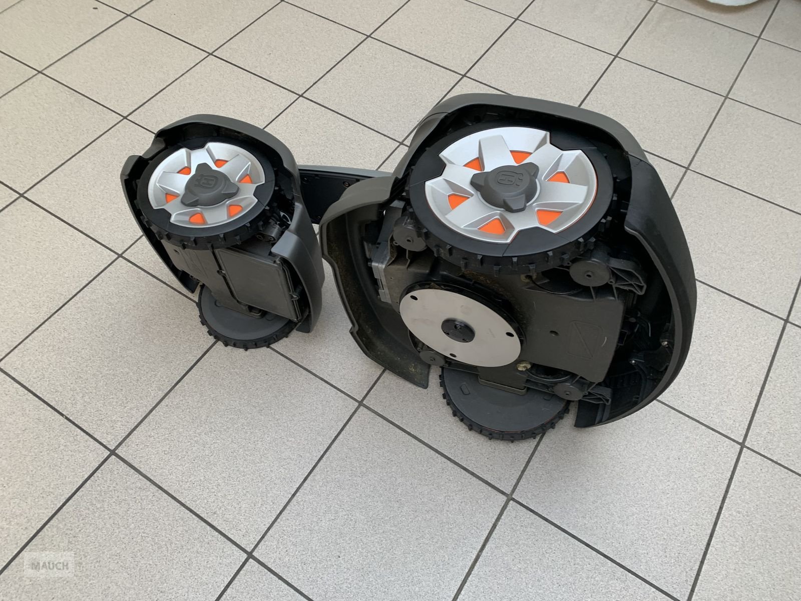 Rasenmäher des Typs Husqvarna Automower 435X AWD, BJ 2023, 44 Stunden, Gebrauchtmaschine in Eben (Bild 10)