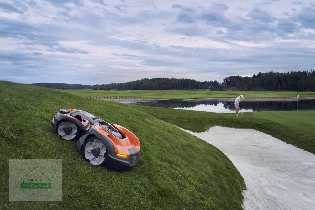 Rasenmäher of the type Husqvarna Automower 535AWD PRO, Neumaschine in Engerwitzdorf (Picture 1)