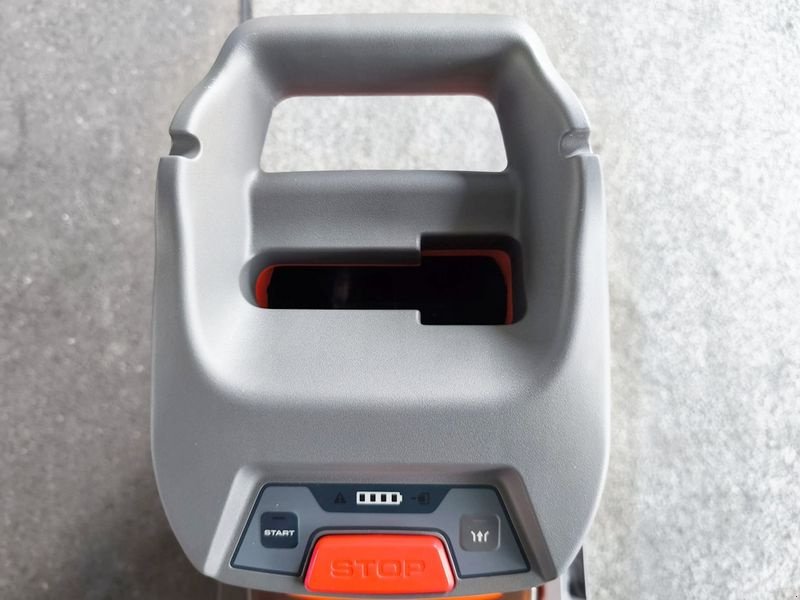 Rasenmäher tip Husqvarna GS 340iS Akku Gartenhäcksler, Neumaschine in St. Marienkirchen (Poză 10)