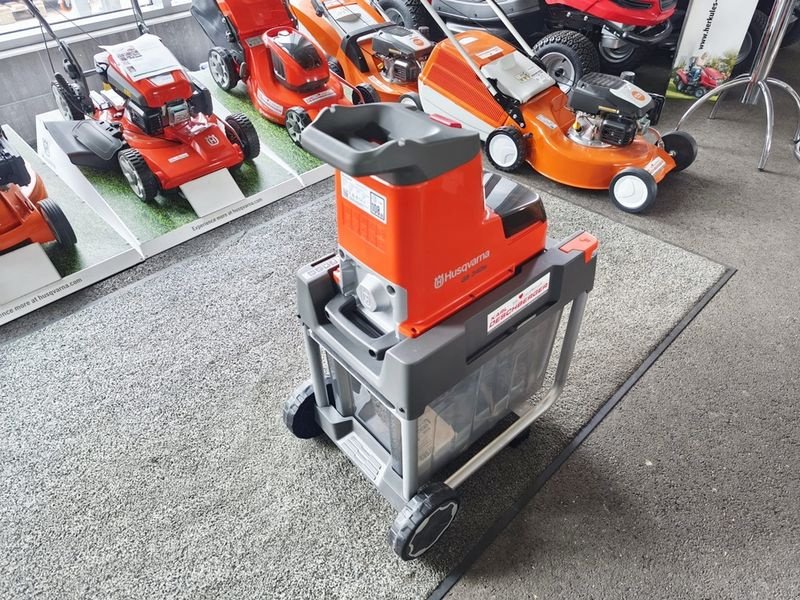 Rasenmäher tip Husqvarna GS 340iS Akku Gartenhäcksler, Neumaschine in St. Marienkirchen (Poză 5)