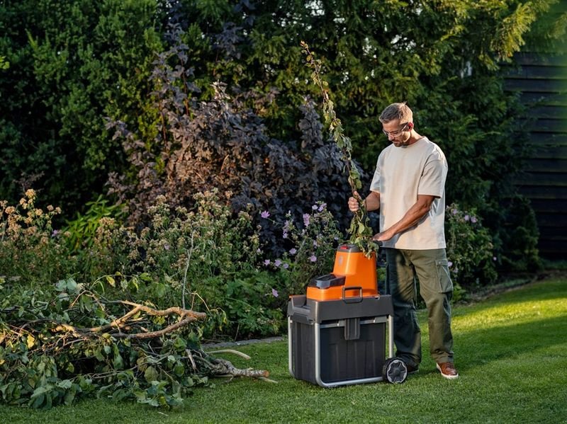 Rasenmäher tip Husqvarna GS 340iS Akku Gartenhäcksler, Neumaschine in St. Marienkirchen (Poză 11)