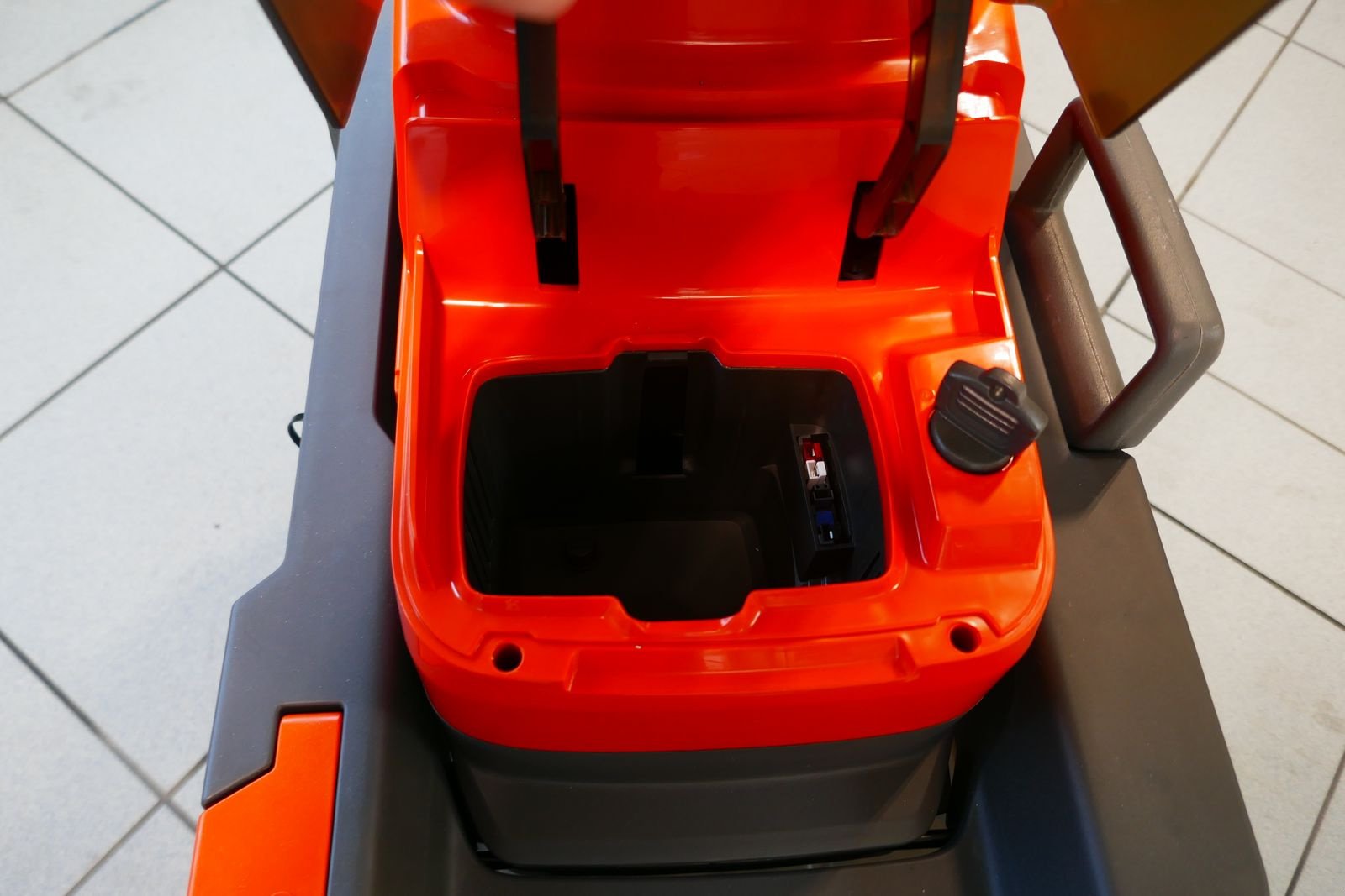 Rasenmäher of the type Husqvarna GS 340is Akku, Gebrauchtmaschine in Villach (Picture 8)