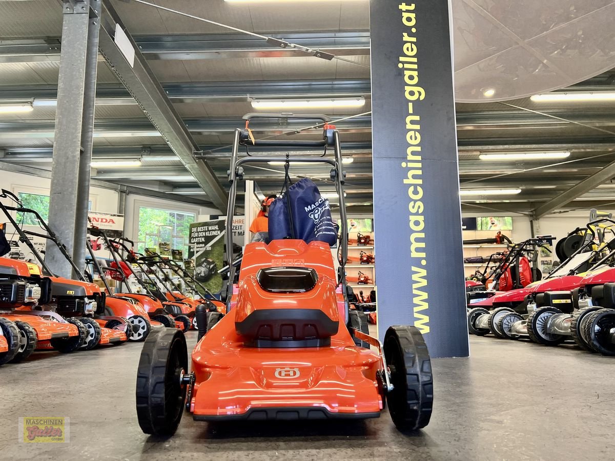 Rasenmäher του τύπου Husqvarna Komplettset LC 142iS Akku-Rasenmäher, Neumaschine σε Kötschach (Φωτογραφία 2)