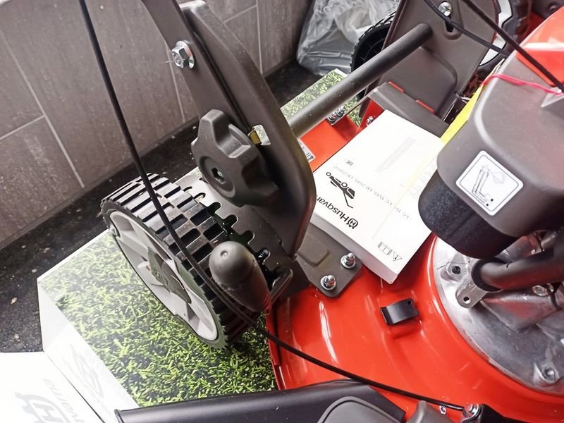 Rasenmäher des Typs Husqvarna LB 251S Mulchmäher, Neumaschine in St. Marienkirchen (Bild 6)