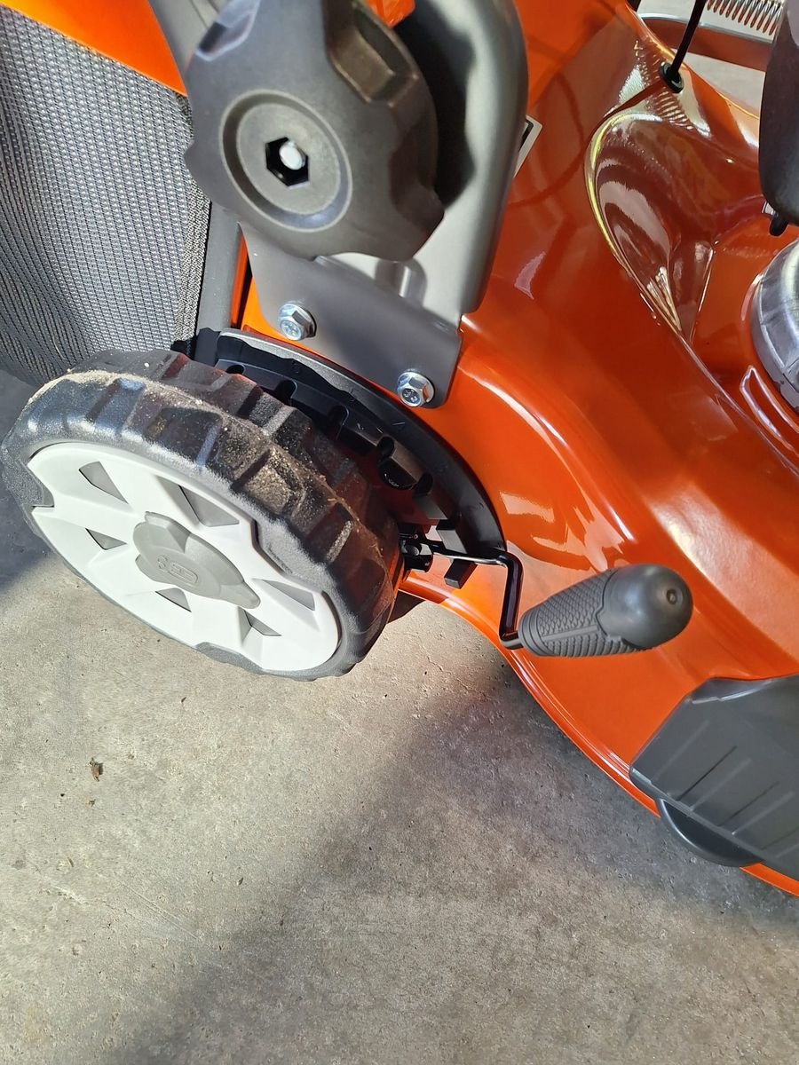 Rasenmäher of the type Husqvarna LC 151S, Gebrauchtmaschine in Villach (Picture 3)