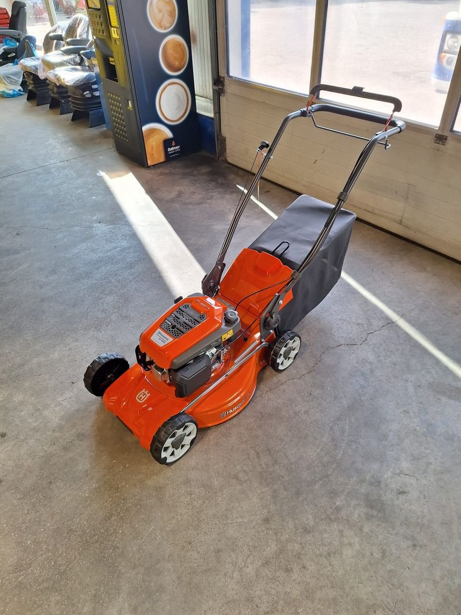 Rasenmäher of the type Husqvarna LC 151S, Gebrauchtmaschine in Villach (Picture 1)