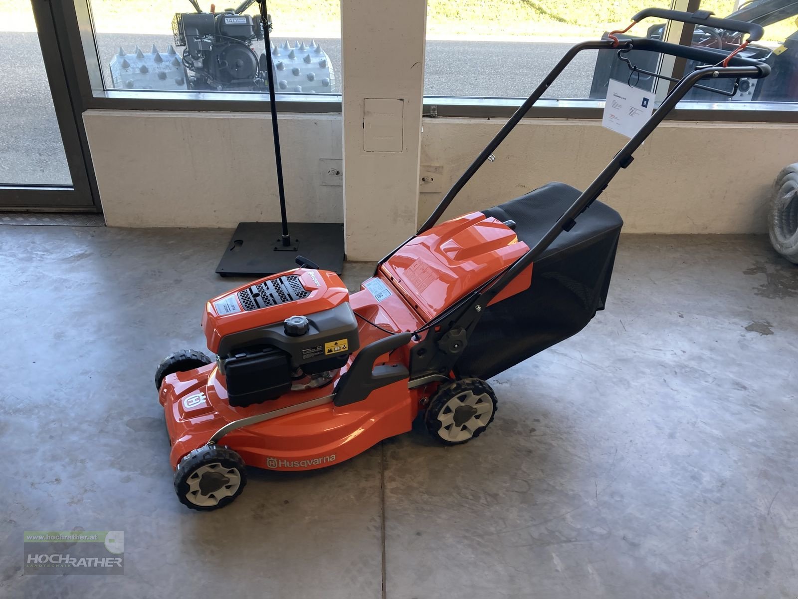 Rasenmäher des Typs Husqvarna LC 247S, Neumaschine in Kronstorf (Bild 11)