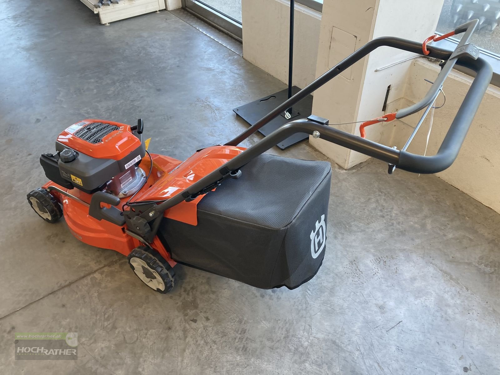 Rasenmäher des Typs Husqvarna LC 247S, Neumaschine in Kronstorf (Bild 10)