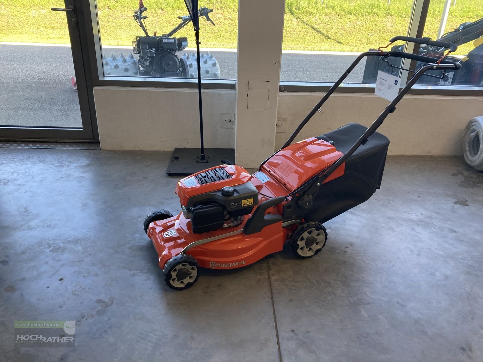 Rasenmäher des Typs Husqvarna LC 247S, Neumaschine in Kronstorf (Bild 1)