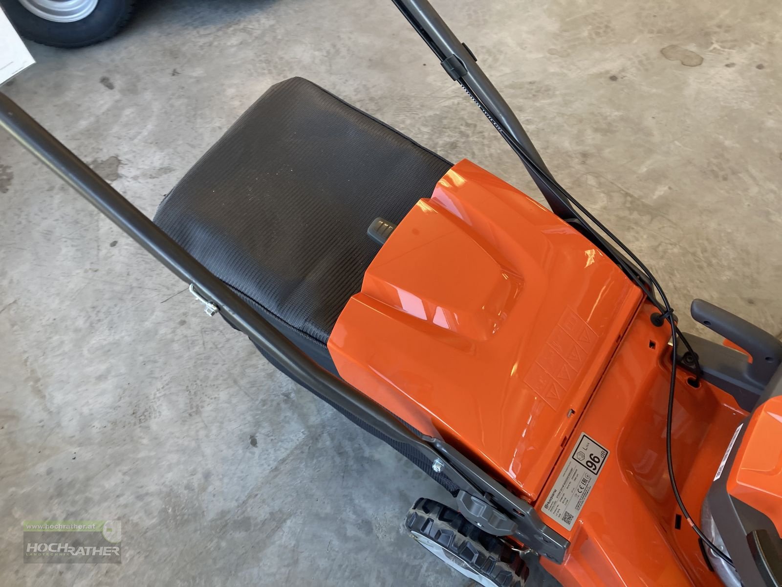 Rasenmäher des Typs Husqvarna LC 247S, Neumaschine in Kronstorf (Bild 8)