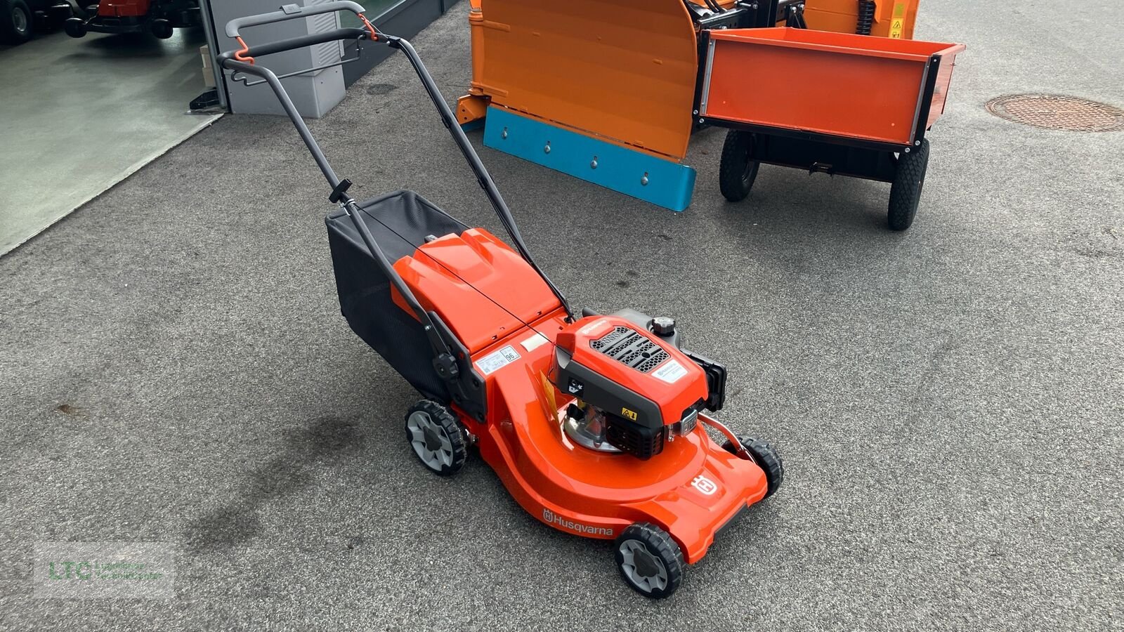 Rasenmäher des Typs Husqvarna LC 247S, Neumaschine in Redlham (Bild 2)