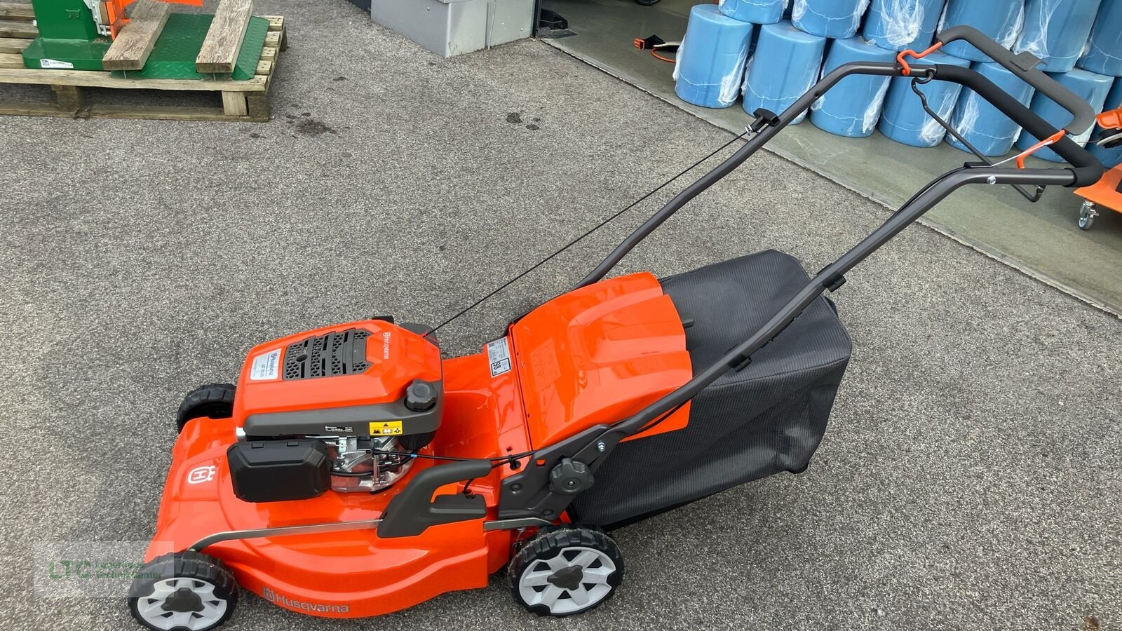 Rasenmäher of the type Husqvarna LC 253S, Neumaschine in Redlham (Picture 9)