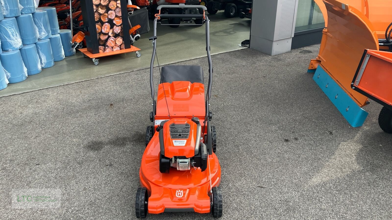 Rasenmäher of the type Husqvarna LC 253S, Neumaschine in Redlham (Picture 5)