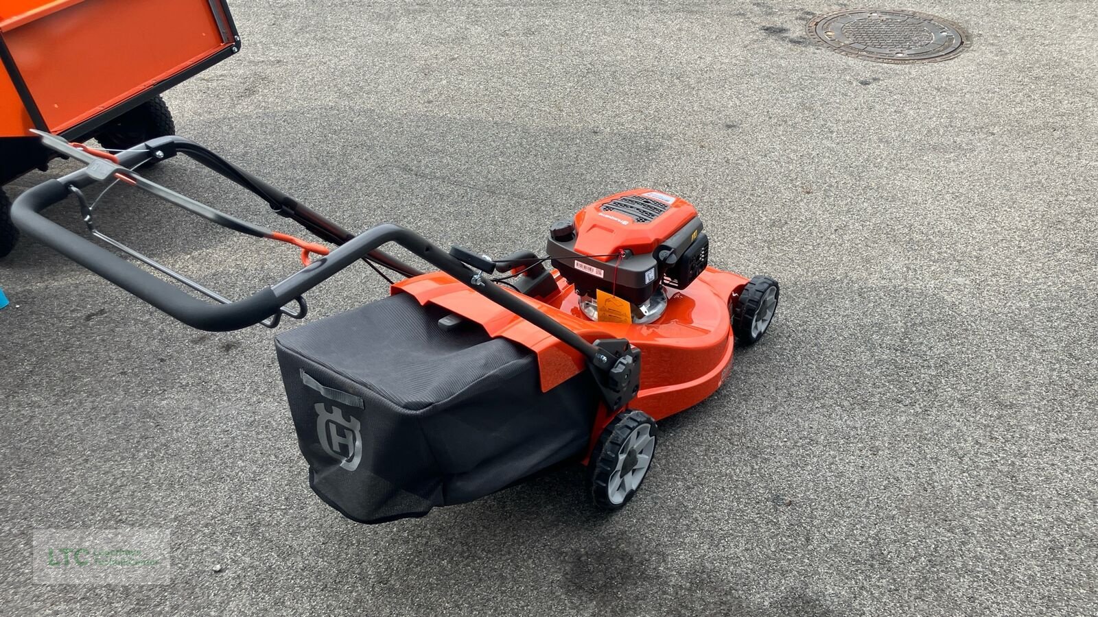 Rasenmäher of the type Husqvarna LC 253S, Neumaschine in Redlham (Picture 3)